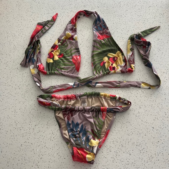 VICTORIA SECRET Tropical Bikini Set - Picture 1 of 9
